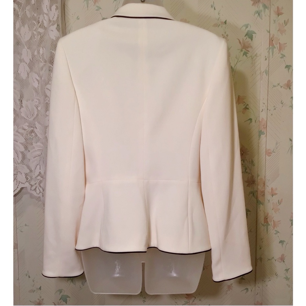 Ann Taylor Off White Blazer - Picture 2 of 4